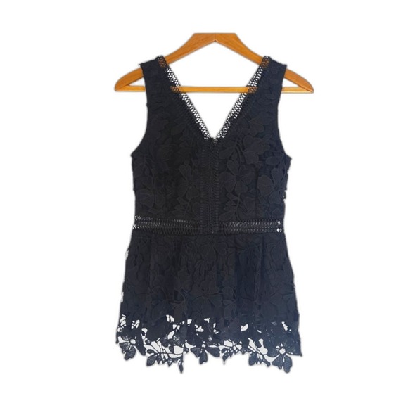 Francescas Tops - Francescas Vneck Sleeveless Lace Fit & Flare Blouse Dressy Cocktail Size Small